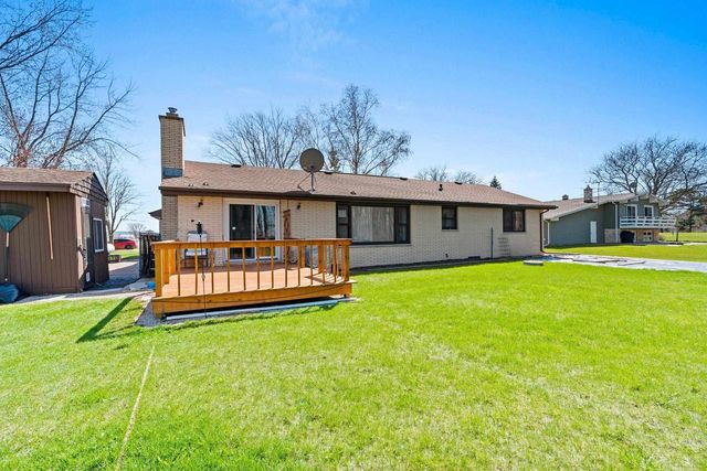 W4964 HWY 10, Menasha, WI 54952