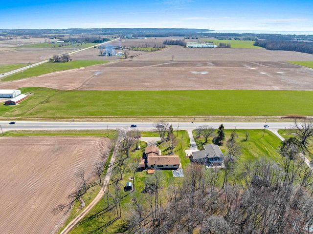 W4964 HWY 10, Menasha, WI 54952