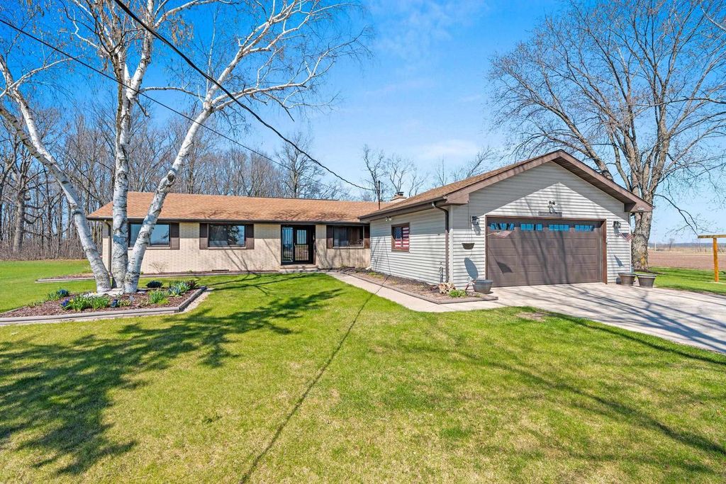 W4964 HWY 10, Menasha, WI 54952