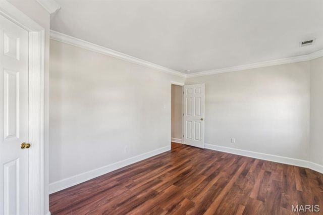 28 Country Club Terrace, Glendale, MO 63122