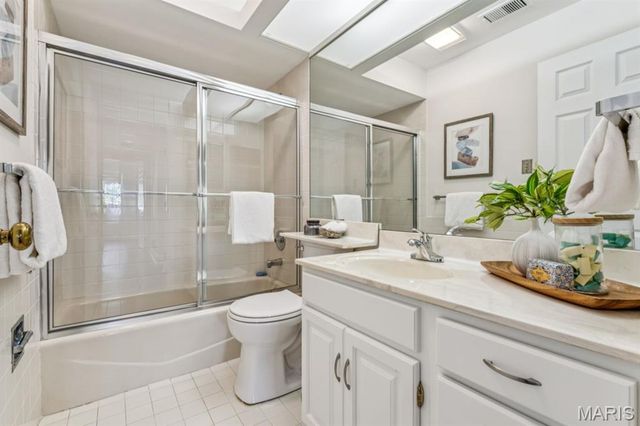 28 Country Club Terrace, Glendale, MO 63122