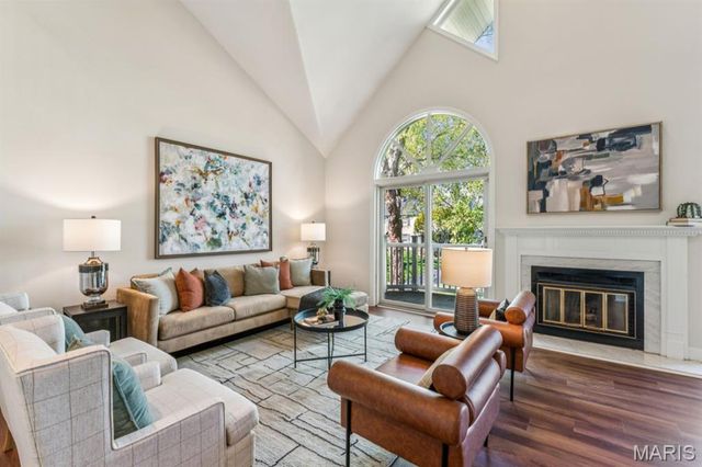 28 Country Club Terrace, Glendale, MO 63122