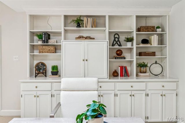 28 Country Club Terrace, Glendale, MO 63122