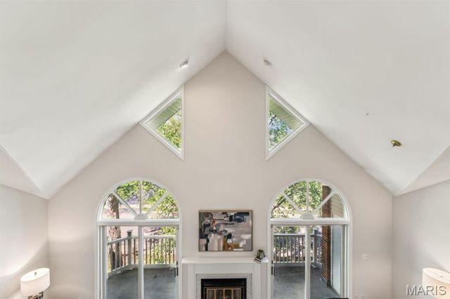 28 Country Club Terrace, Glendale, MO 63122