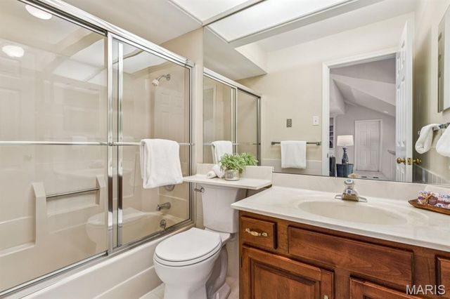 28 Country Club Terrace, Glendale, MO 63122