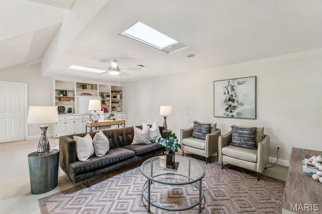 28 Country Club Terrace, Glendale, MO 63122