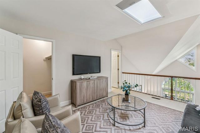 28 Country Club Terrace, Glendale, MO 63122