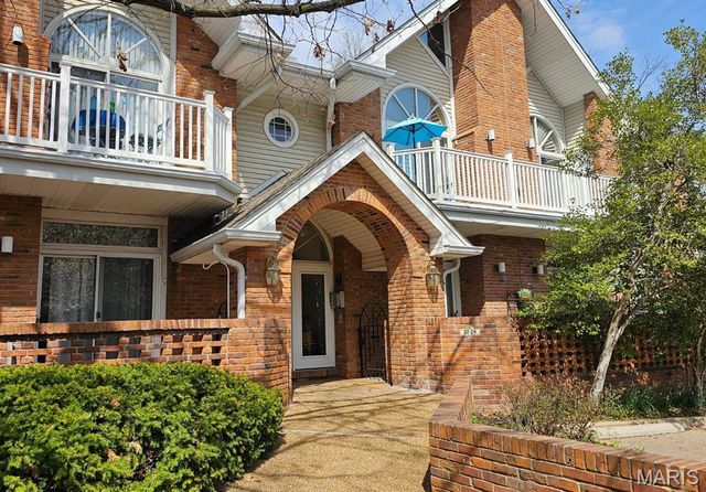 28 Country Club Terrace, Glendale, MO 63122