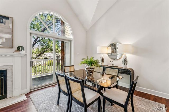 28 Country Club Terrace, Glendale, MO 63122