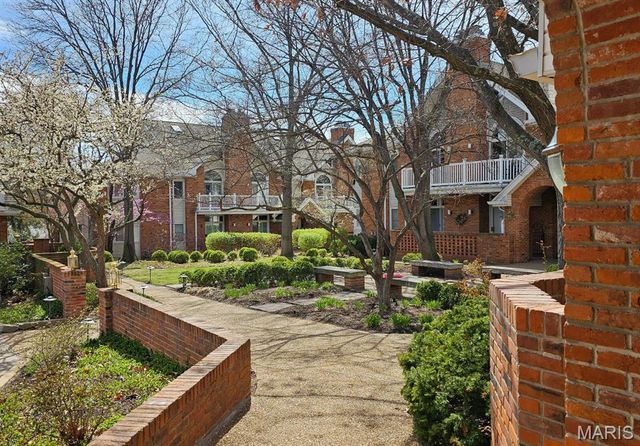 28 Country Club Terrace, Glendale, MO 63122