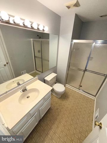 6520 MEDINAH LN, Alexandria, VA 22312
