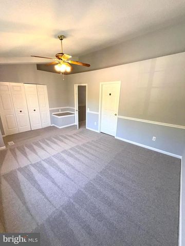 6520 MEDINAH LN, Alexandria, VA 22312