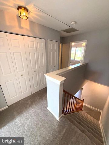 6520 MEDINAH LN, Alexandria, VA 22312