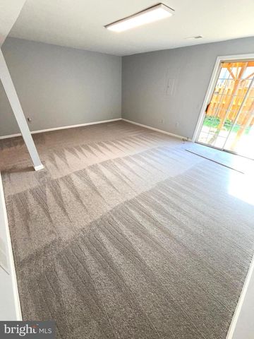 6520 MEDINAH LN, Alexandria, VA 22312