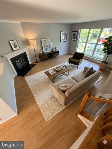 6520 MEDINAH LN, Alexandria, VA 22312