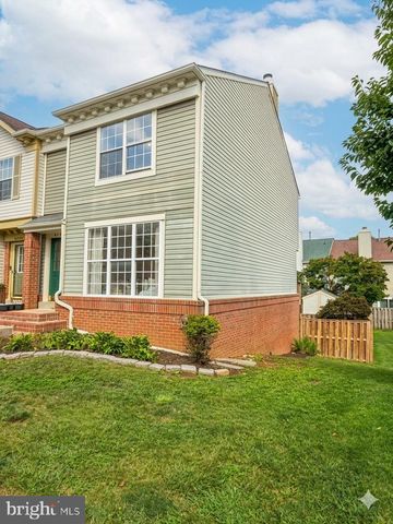 6520 MEDINAH LN, Alexandria, VA 22312