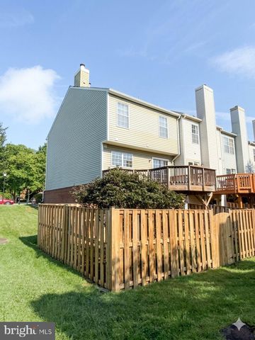 6520 MEDINAH LN, Alexandria, VA 22312