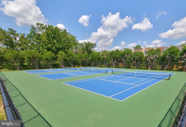 6520 MEDINAH LN, Alexandria, VA 22312