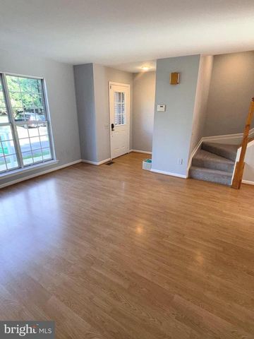 6520 MEDINAH LN, Alexandria, VA 22312