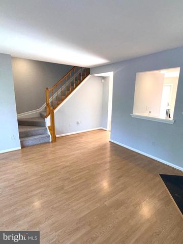 6520 MEDINAH LN, Alexandria, VA 22312