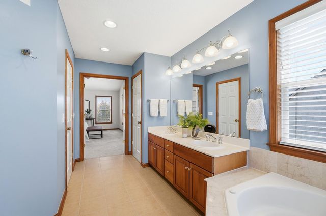 3214 Sunglow Drive, Lewis Center, OH 43035