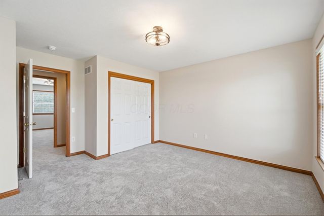 3214 Sunglow Drive, Lewis Center, OH 43035