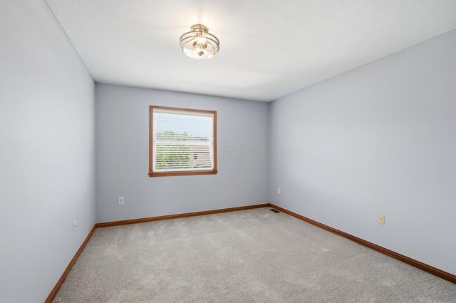 3214 Sunglow Drive, Lewis Center, OH 43035