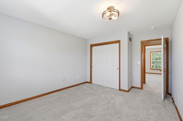 3214 Sunglow Drive, Lewis Center, OH 43035