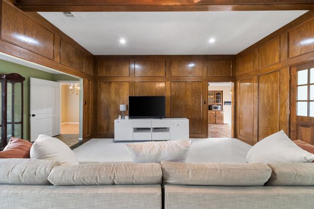 2109 Clearbrook Court, Arlington, TX 76013