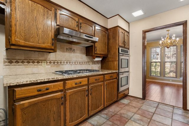 2109 Clearbrook Court, Arlington, TX 76013