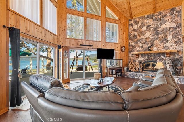 202 S Eagle Drive, Big Bear Lake, CA 92315