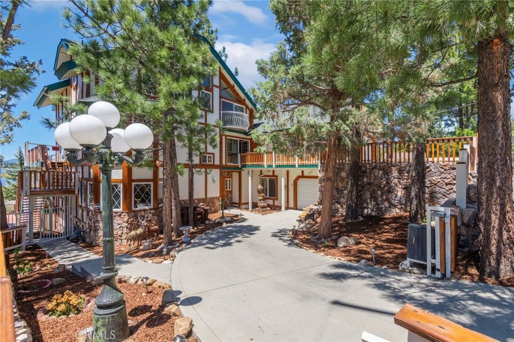 202 S Eagle Drive, Big Bear Lake, CA 92315