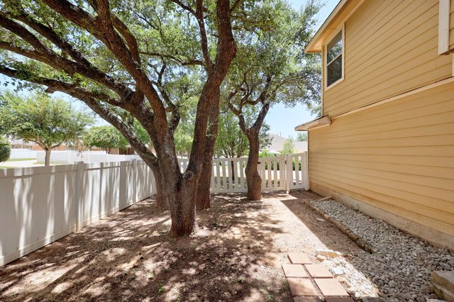 1818 Lost Maples LOOP, Cedar Park, TX 78613