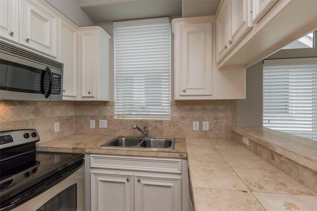 2701 Helena Street 401, Houston, TX 77006