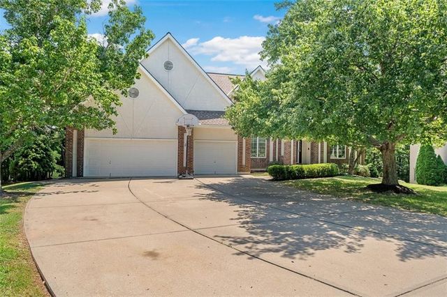 22918 NW Ashford Court, Blue Springs, MO 64015