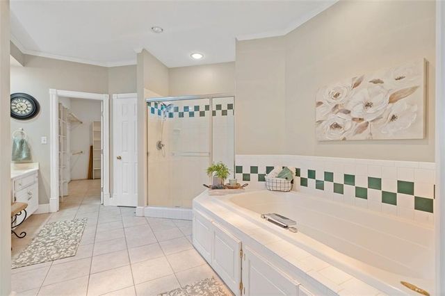 22918 NW Ashford Court, Blue Springs, MO 64015