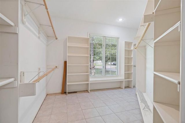 22918 NW Ashford Court, Blue Springs, MO 64015