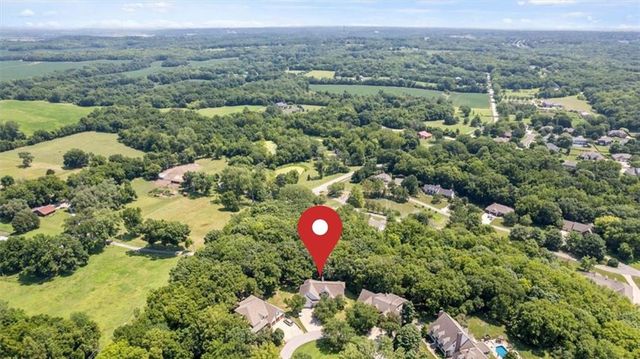 22918 NW Ashford Court, Blue Springs, MO 64015