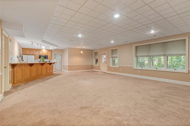 22918 NW Ashford Court, Blue Springs, MO 64015