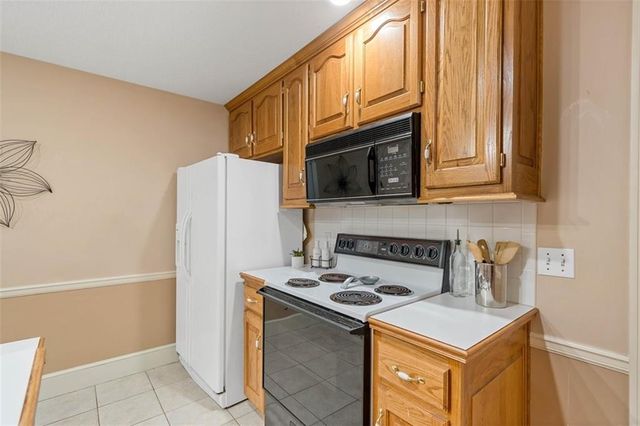22918 NW Ashford Court, Blue Springs, MO 64015