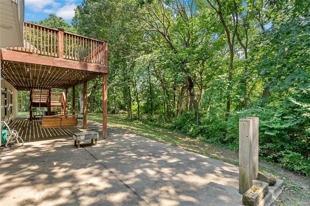 22918 NW Ashford Court, Blue Springs, MO 64015