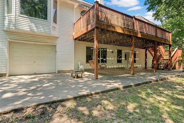 22918 NW Ashford Court, Blue Springs, MO 64015