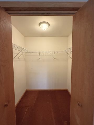 9400 CALEDONIA Drive, Tinley Park, IL 60487