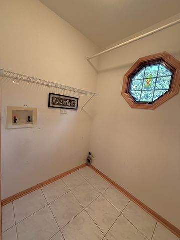 9400 CALEDONIA Drive, Tinley Park, IL 60487