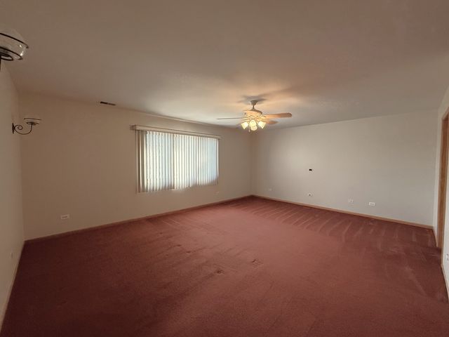 9400 CALEDONIA Drive, Tinley Park, IL 60487