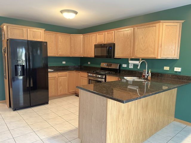 9400 CALEDONIA Drive, Tinley Park, IL 60487