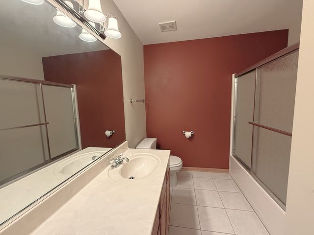 9400 CALEDONIA Drive, Tinley Park, IL 60487