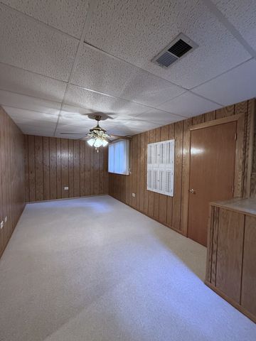 9400 CALEDONIA Drive, Tinley Park, IL 60487