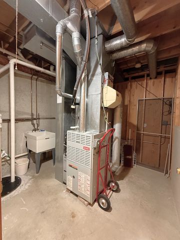 9400 CALEDONIA Drive, Tinley Park, IL 60487