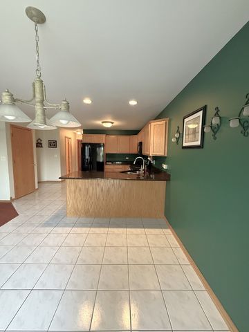 9400 CALEDONIA Drive, Tinley Park, IL 60487